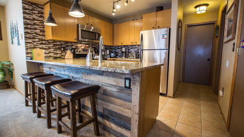 A11 Snowblaze Athletic Club Condo - Adwords Guide 24