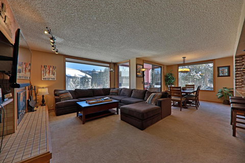 A11 Snowblaze Athletic Club Condo - Adwords Guide 15