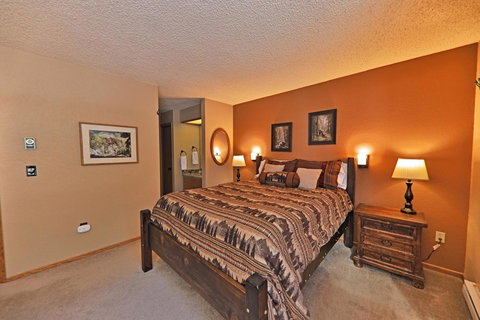 A11 Snowblaze Athletic Club Condo - Adwords Guide 11