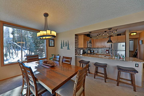 A11 Snowblaze Athletic Club Condo - Adwords Guide 10