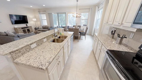 ACO Golden Palms 8 Bedroom Vacation Home With Pool (1861) - Adwords Guide 1